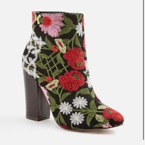JustFab Besha Floral embroidered heeled boots US 6.5